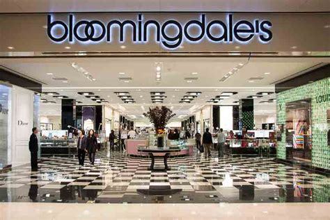 bloomingdale square stores.